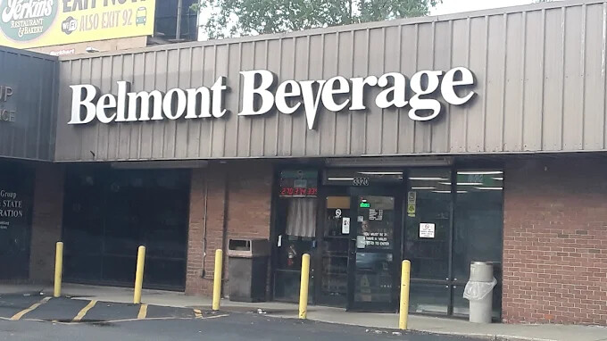 Belmont Beverage Council Oak Plaza – South Bend, Indiana liquor store exterior